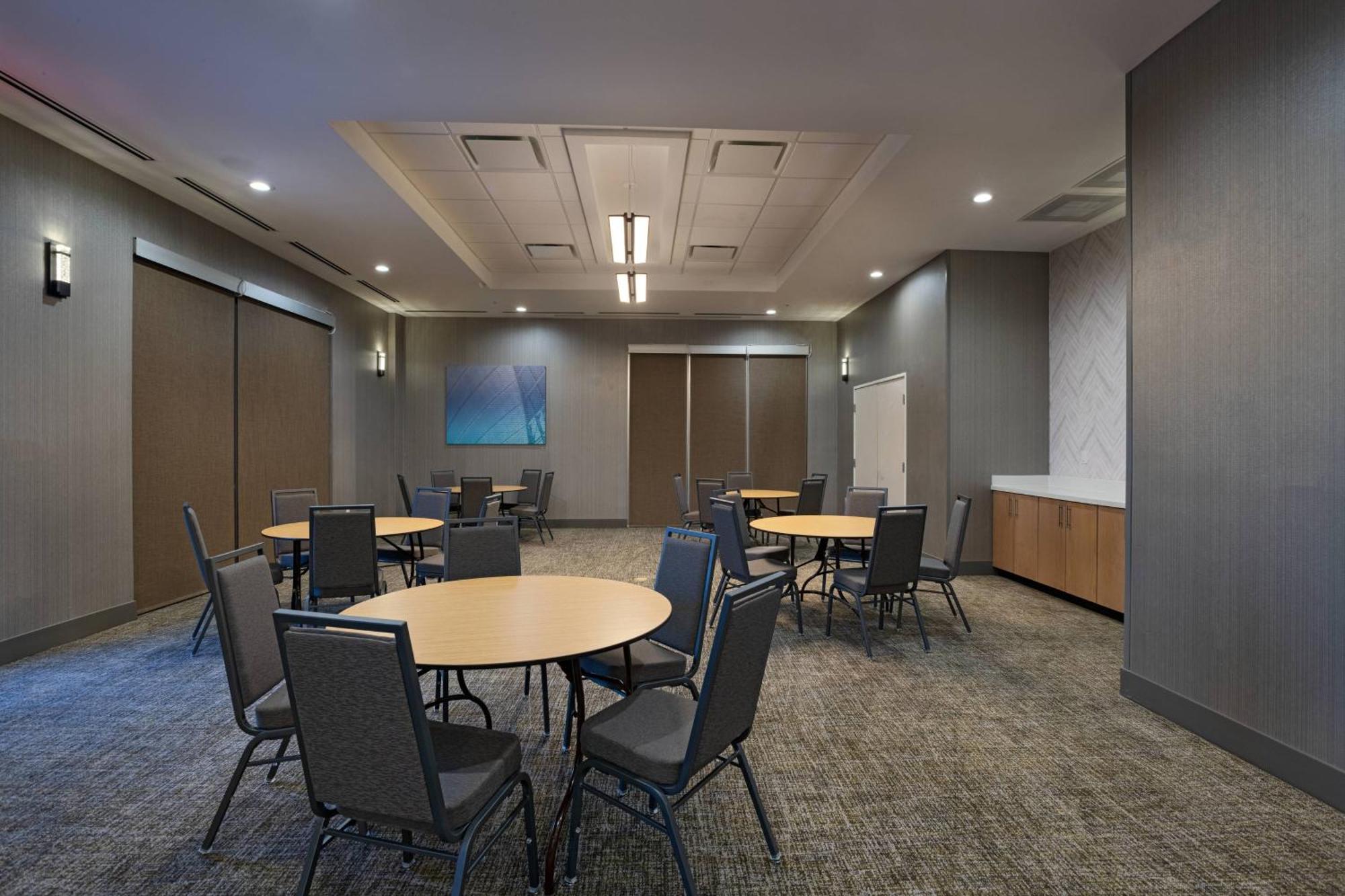 Springhill Suites Уэйко Экстерьер фото