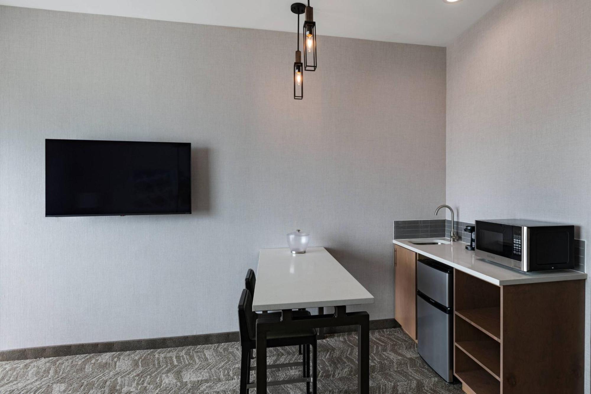 Springhill Suites Уэйко Экстерьер фото